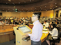 China Links Seminar 2013: Speaker delivers talk